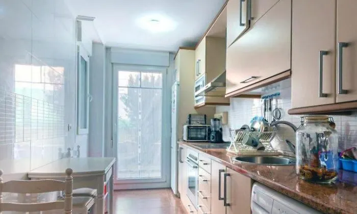 Familiar Bajo Con Jardin En Apartment Gibaja