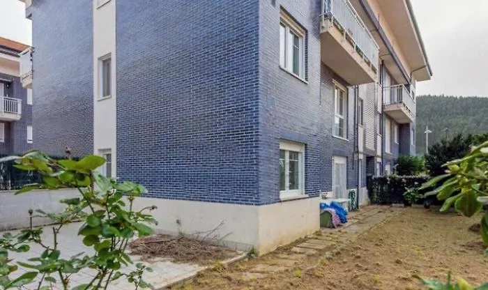 Familiar Bajo Con Jardin En Apartment *