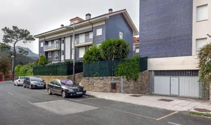 Familiar Bajo Con Jardin En Gibaja