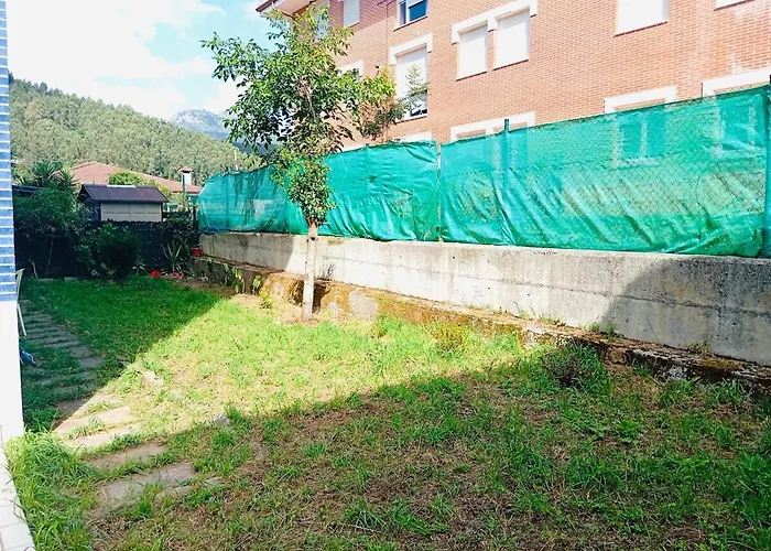 Apartment Familiar Bajo Con Jardin En Gibaja