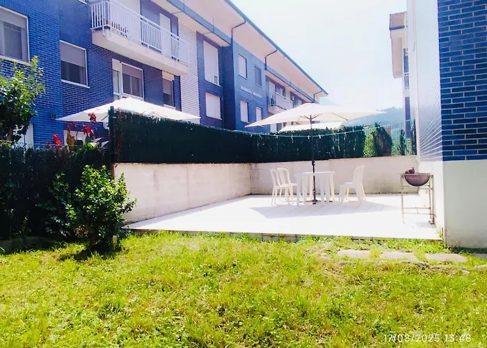 Familiar Bajo Con Jardin En Apartment